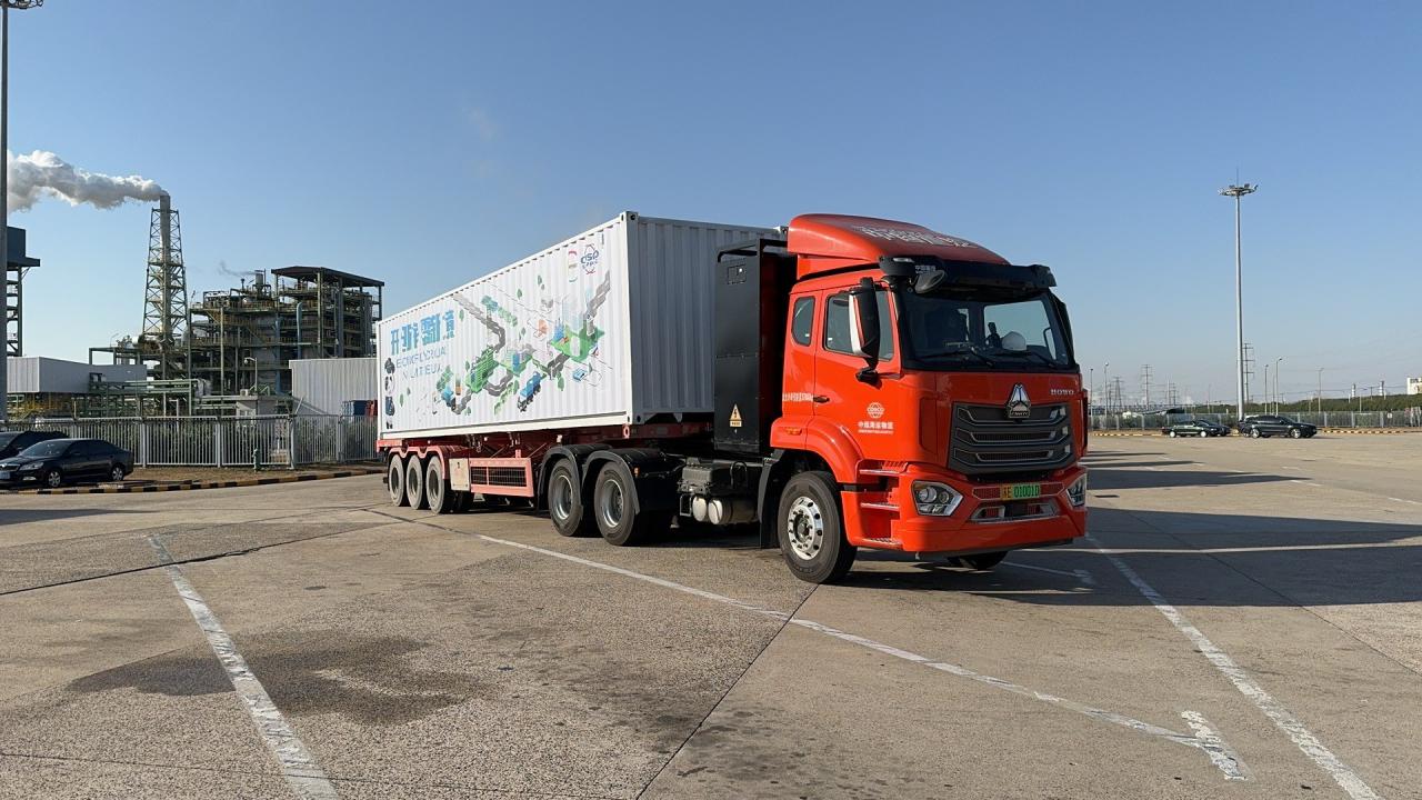 20231219_-Introduces-Electric-Trucks-for-Chemical-Shuttling-in-Shanghai-Pic 2.jpg